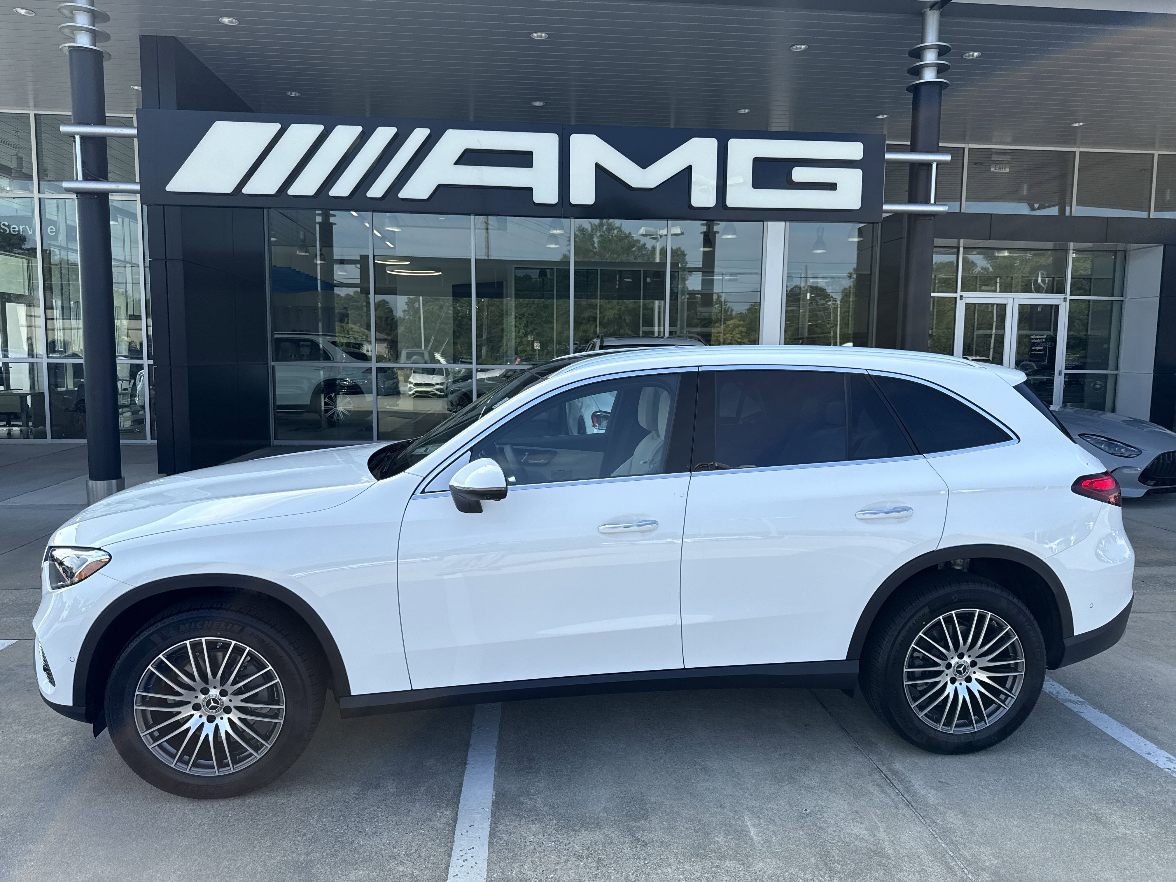2026 Mercedes Benz GLC 300 photo 2