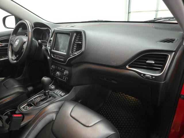 2019 Jeep Cherokee Trailhawk photo 4