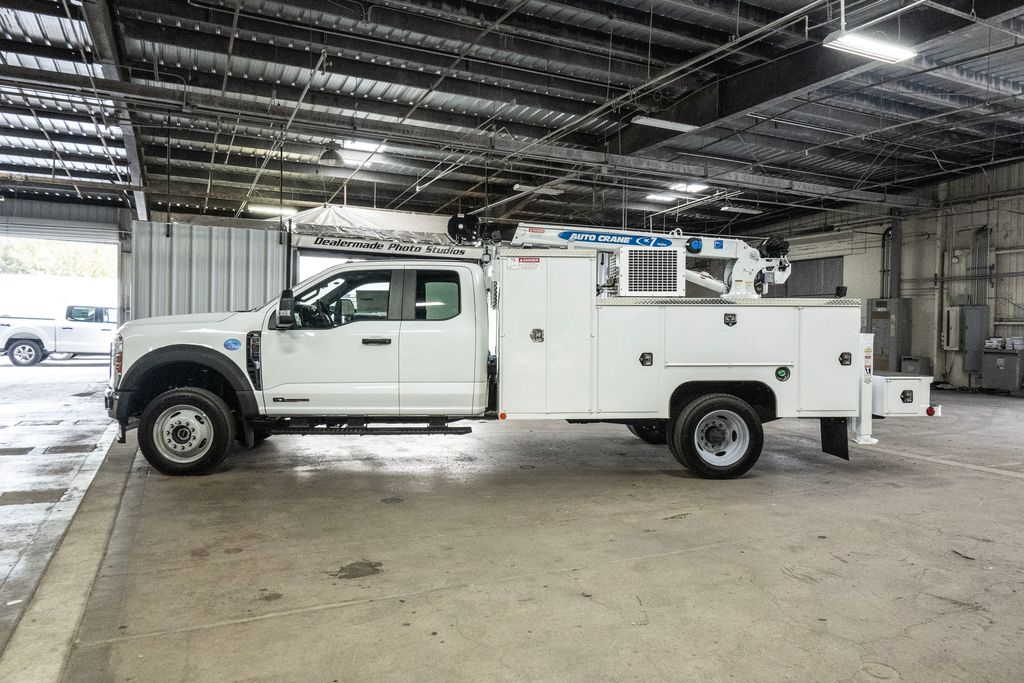 2024 Ford F-550 XL photo 3