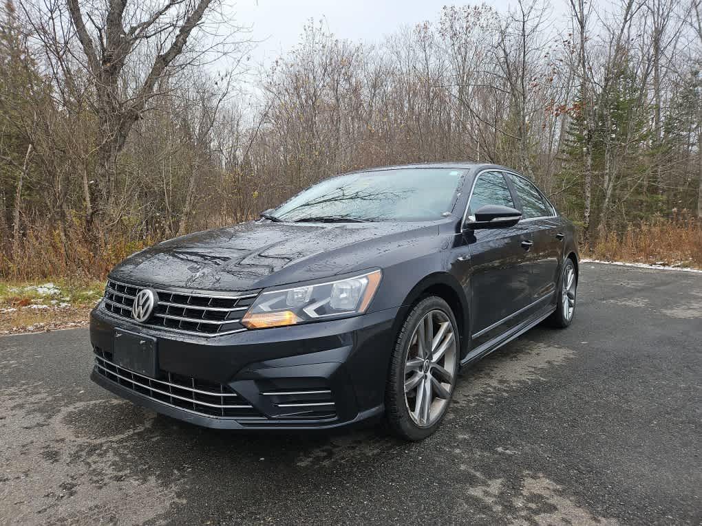 2017 Volkswagen Passat R-Line