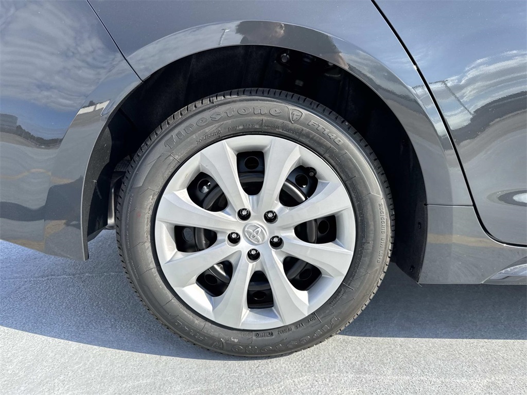 2026 Toyota Corolla LE photo 2