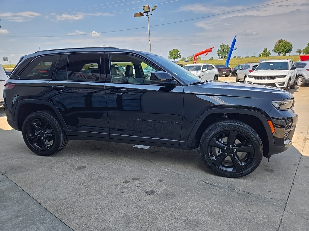 2025 Jeep Grand Cherokee Altitude X photo 13