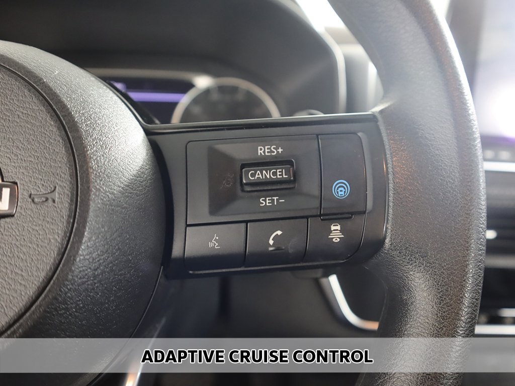 2023 Nissan Rogue SV photo 3