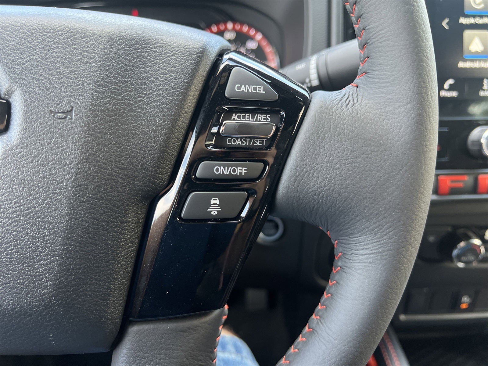 2025 Nissan Frontier PRO-4X photo 9
