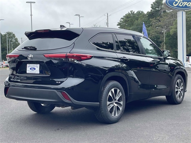 2023 Toyota Highlander L photo 25
