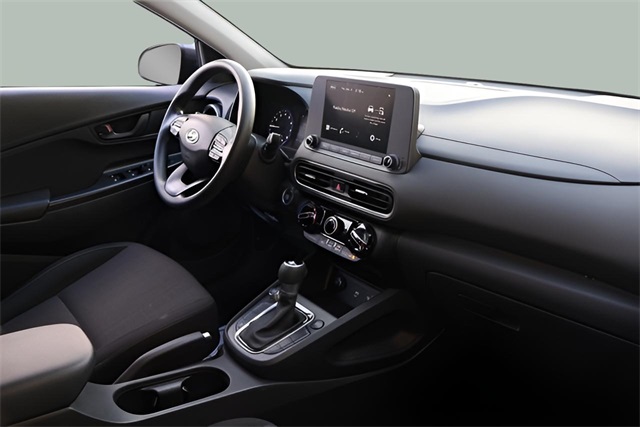 2023 Hyundai Kona SEL photo 3