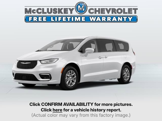 2023 Chrysler Pacifica Limited's photo