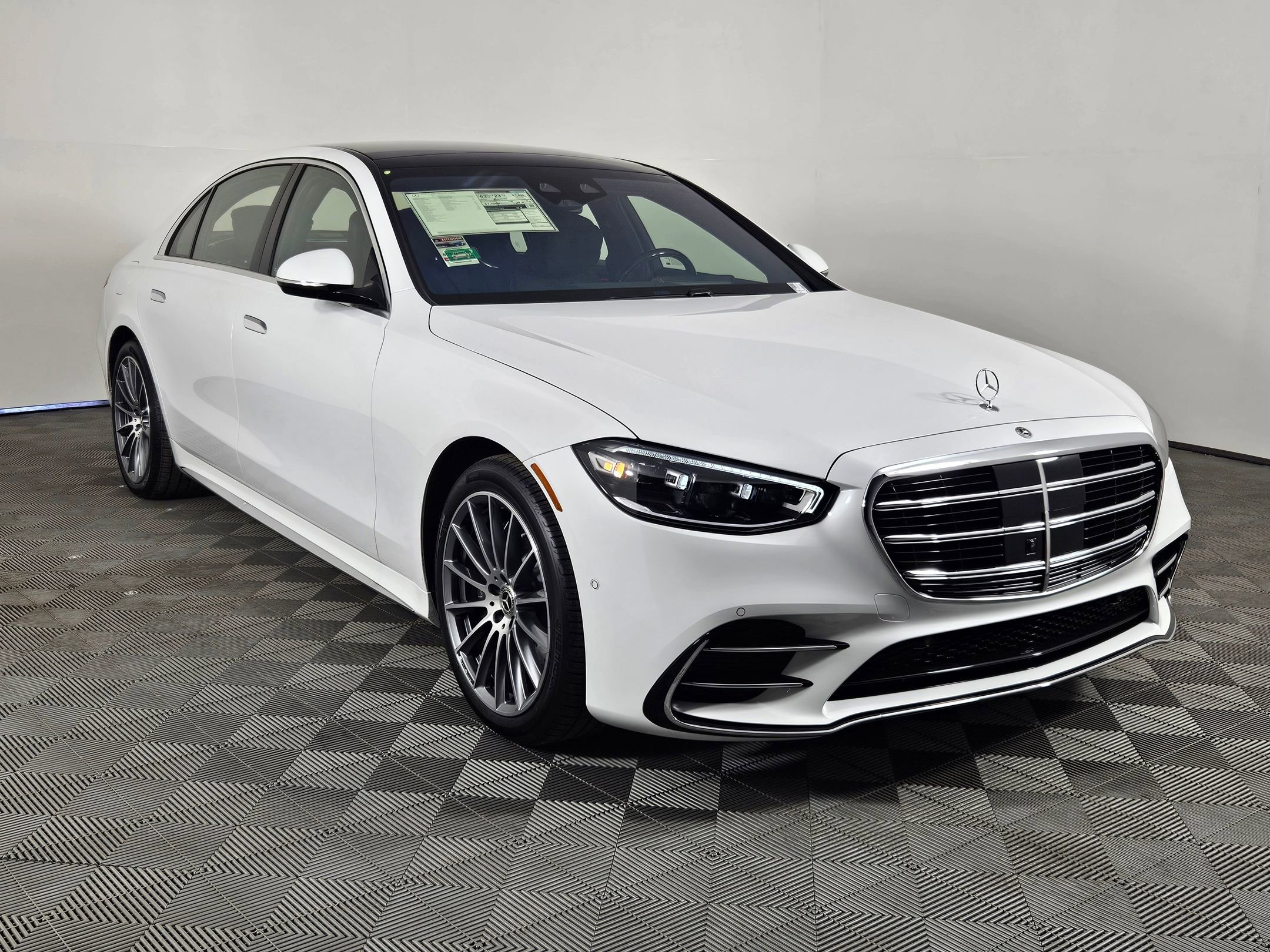 2025 Mercedes Benz S 580e 4MATIC photo 7