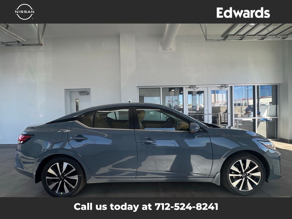 2025 Nissan Sentra SV's photo