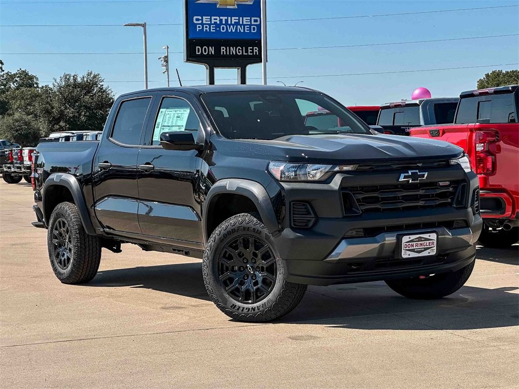 2026 Chevrolet Colorado Trail Boss photo 2