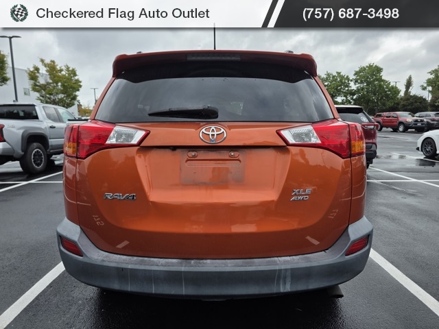 2015 Toyota RAV4 XLE photo 5