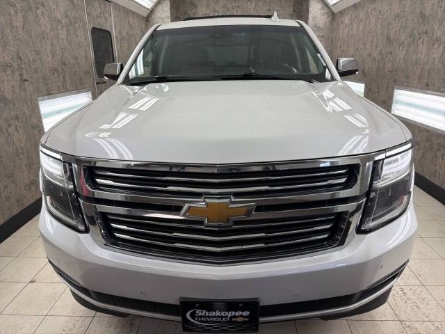 Used 2019 Chevrolet Tahoe Premier with VIN 1GNSKCKJ7KR318827 for sale in Shakopee, Minnesota