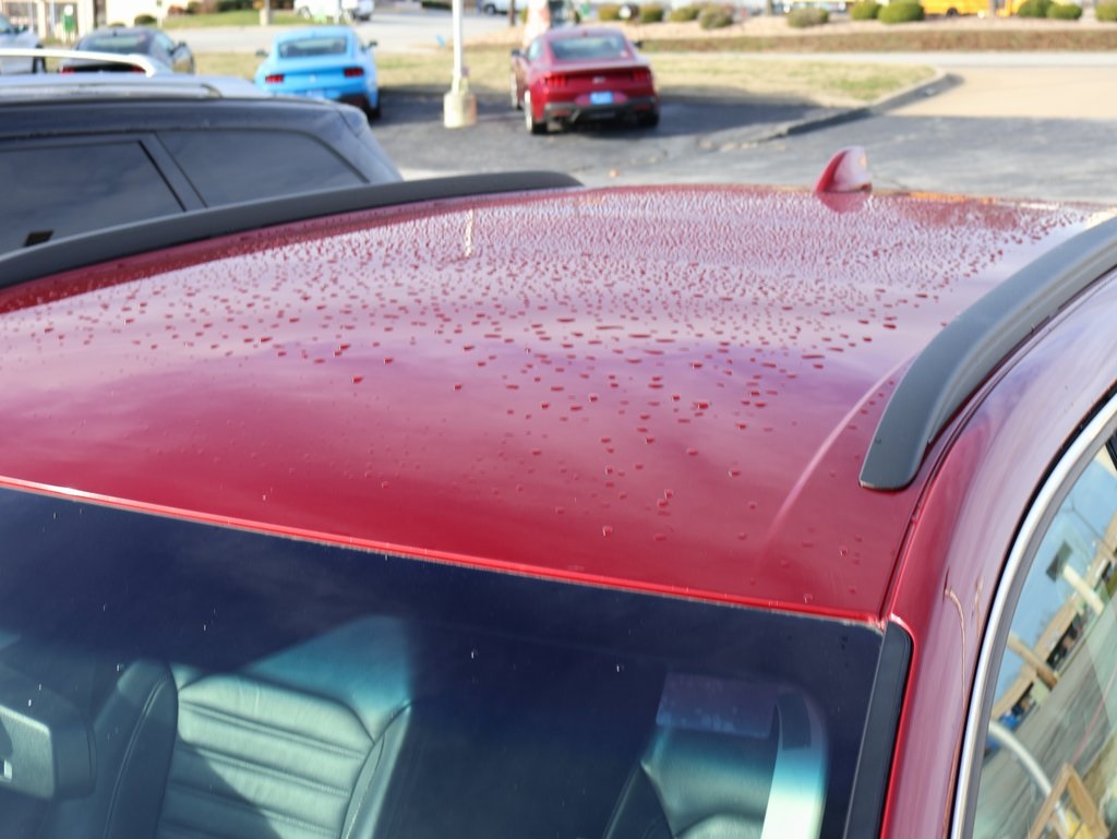 2018 Ford Edge SEL photo 2