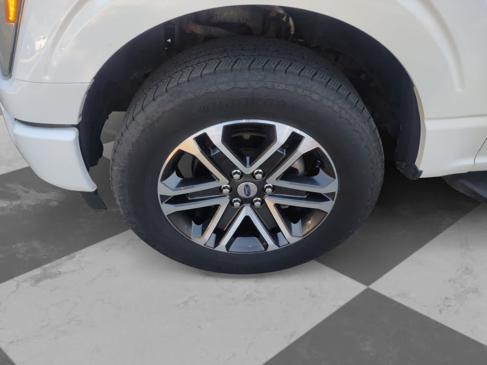 2022 Ford F-150 XL photo 8