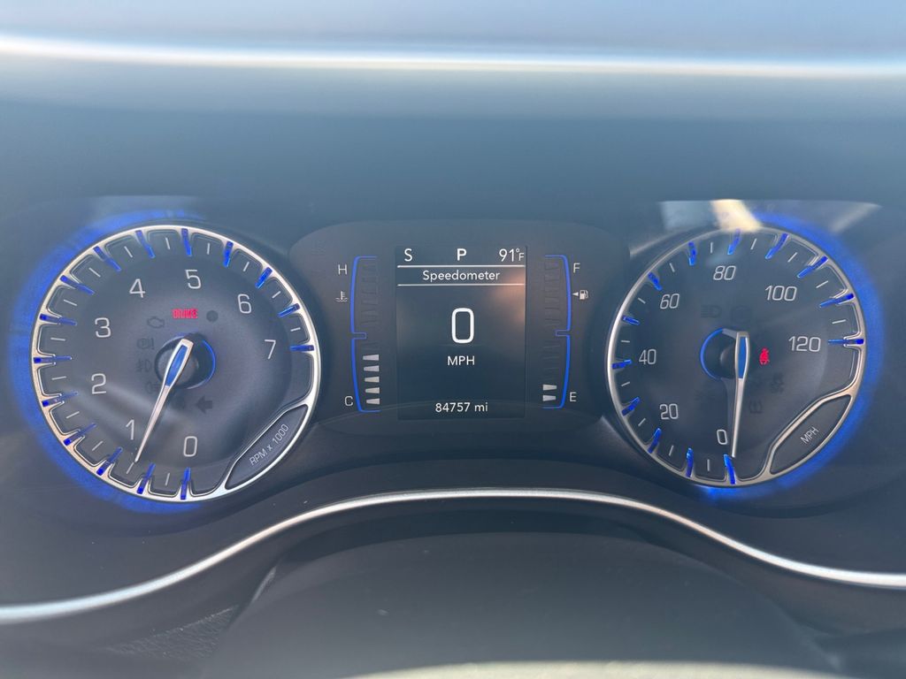 2020 Chrysler Voyager LXi photo 8