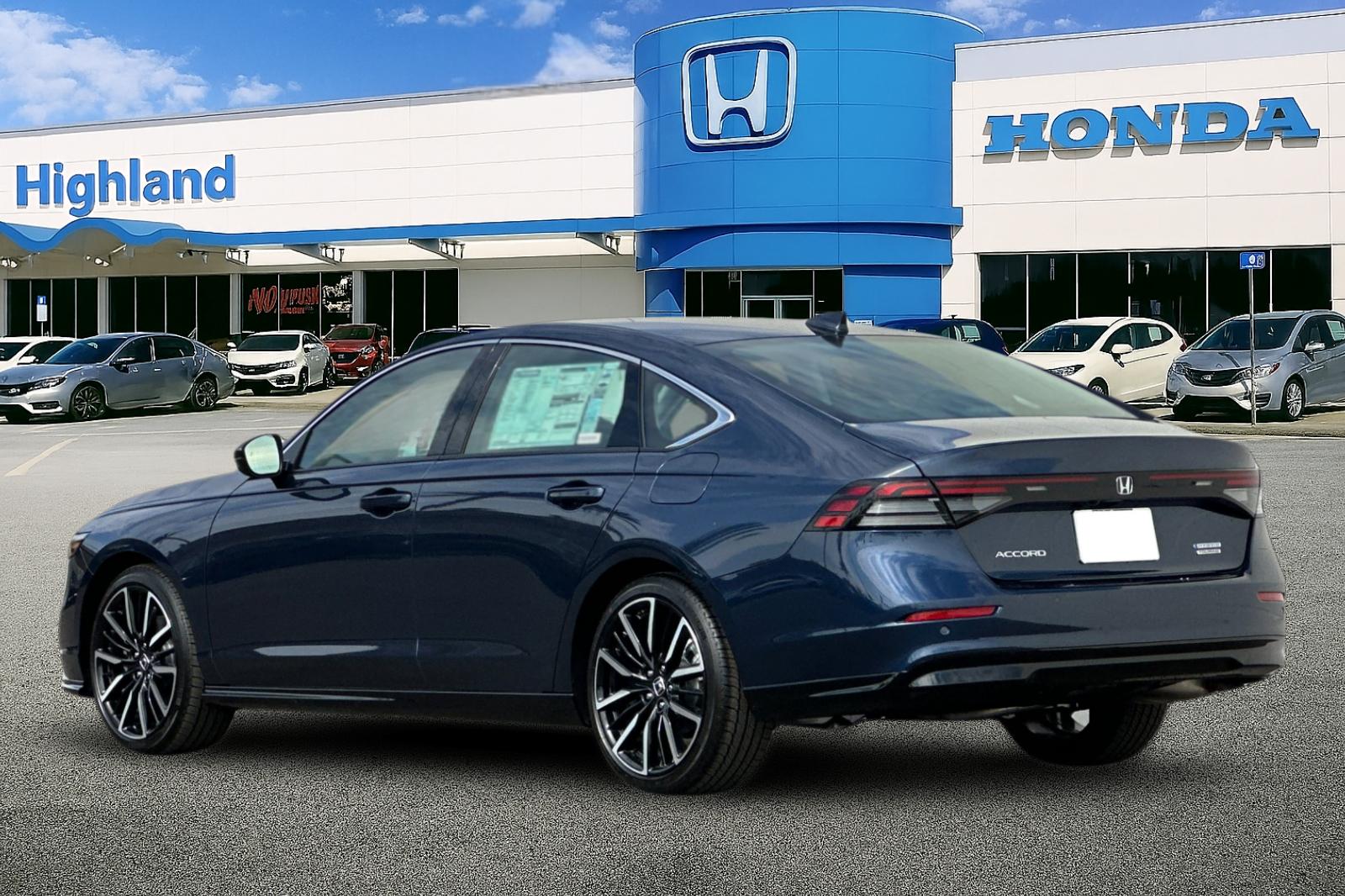 2025 Honda Accord Hybrid Touring photo 3