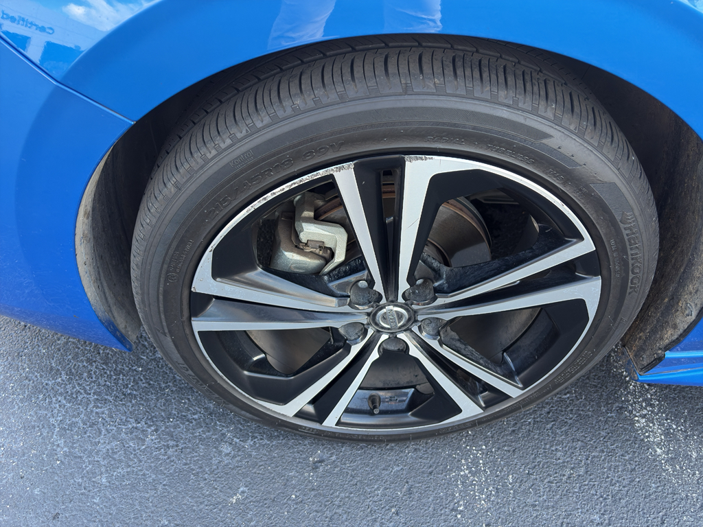 2022 Nissan Sentra SR photo 2