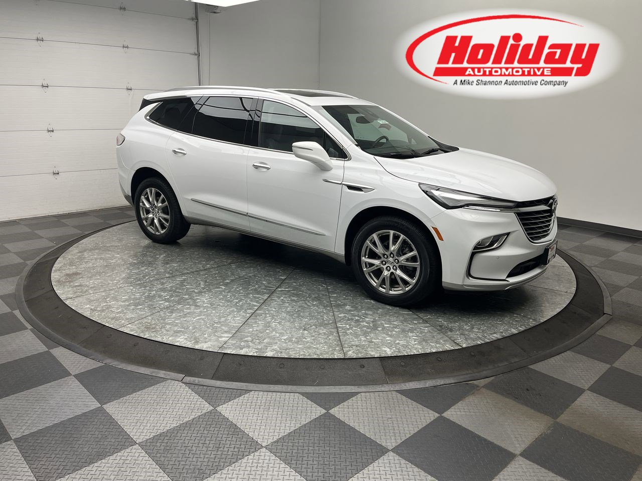 2024 Buick Enclave Essence's photo