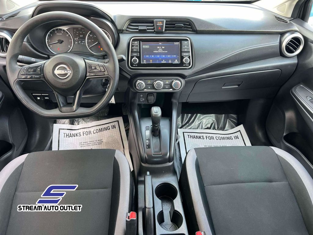 2025 Nissan Versa 1.6 S photo 9