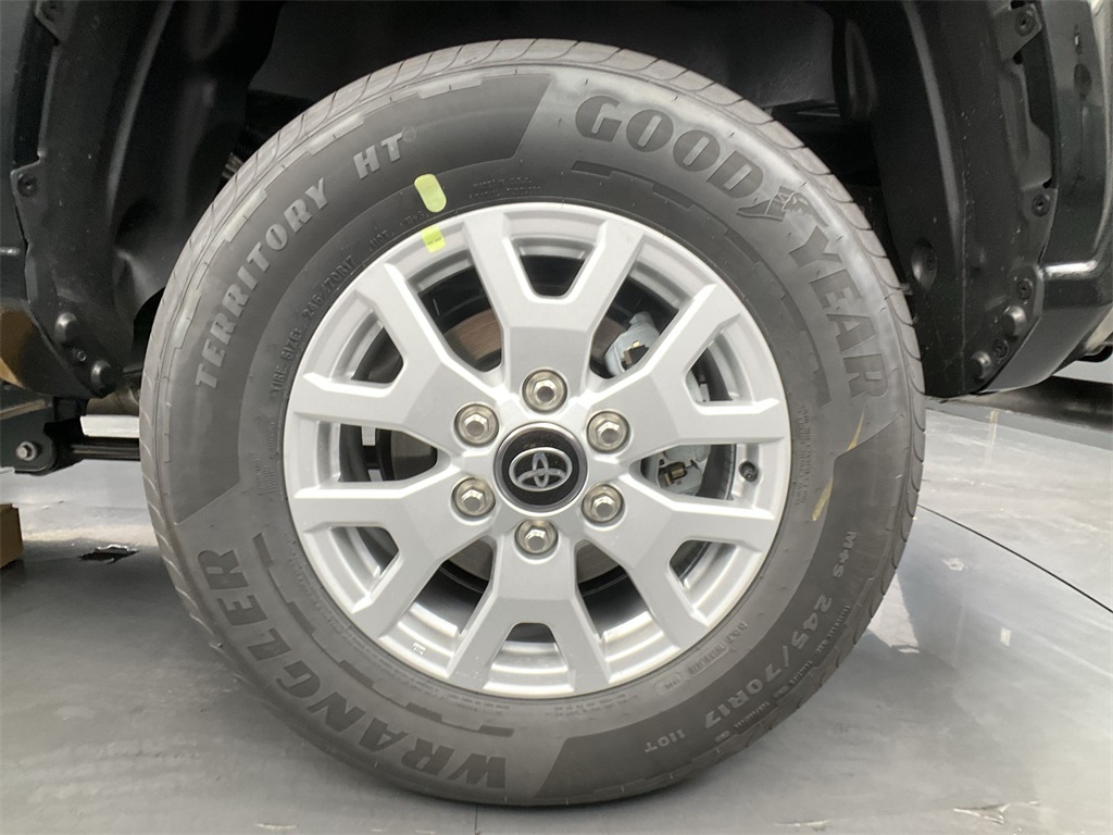 2025 Toyota Tacoma SR5 4x4 Double Cab photo 23