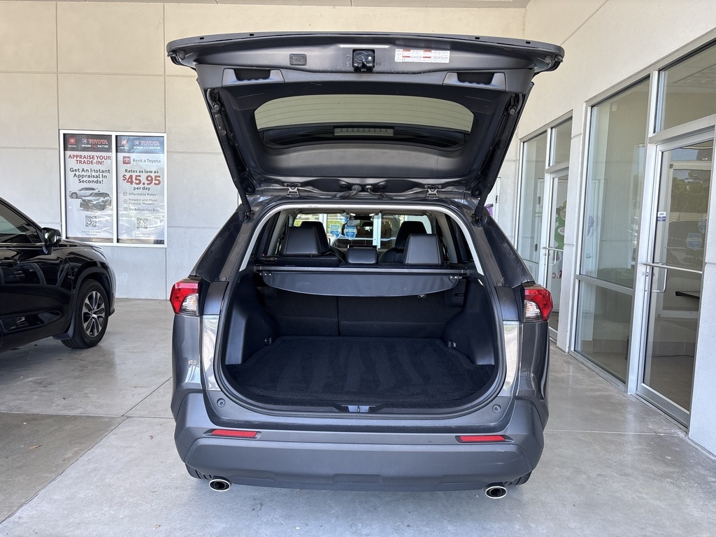 2024 Toyota RAV4 XLE Premium photo 13