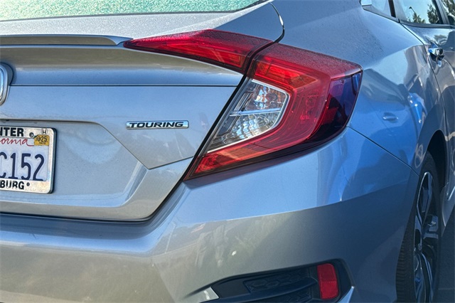 2016 Honda Civic Touring photo 5