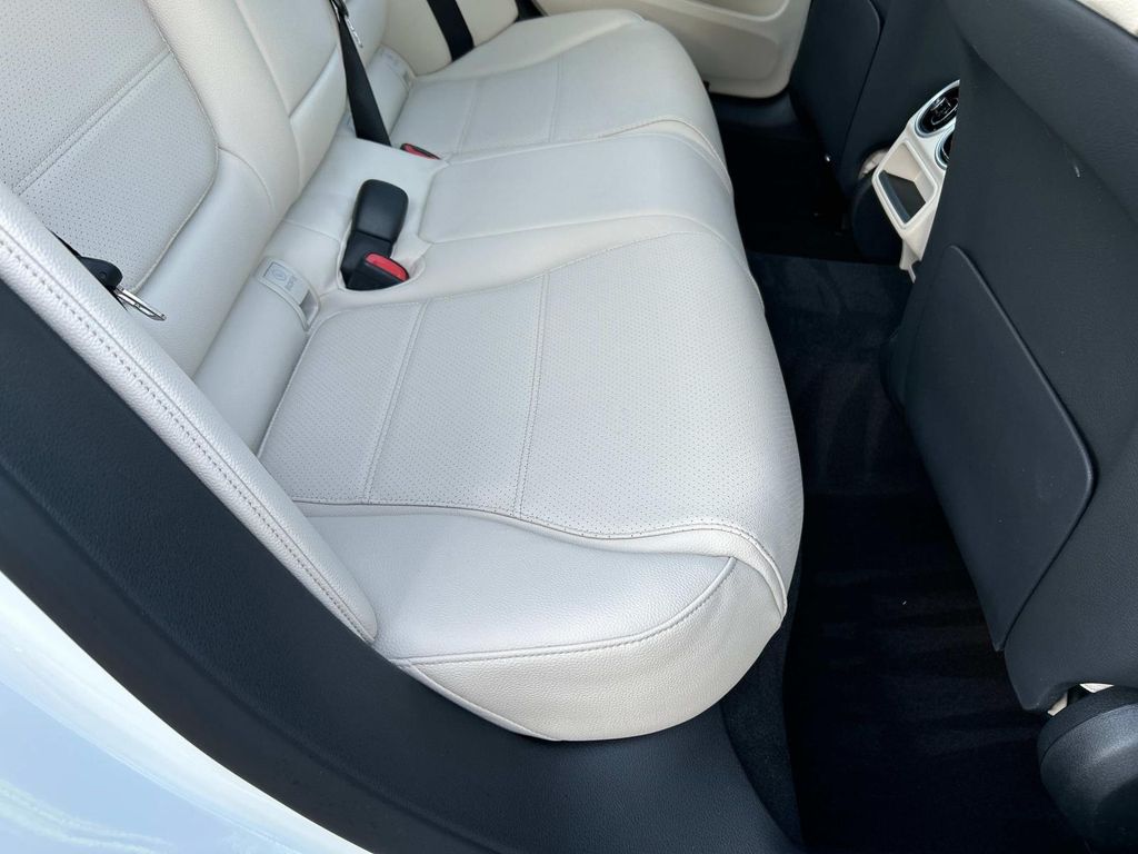 2025 Mercedes Benz C 300 4MATIC photo 24