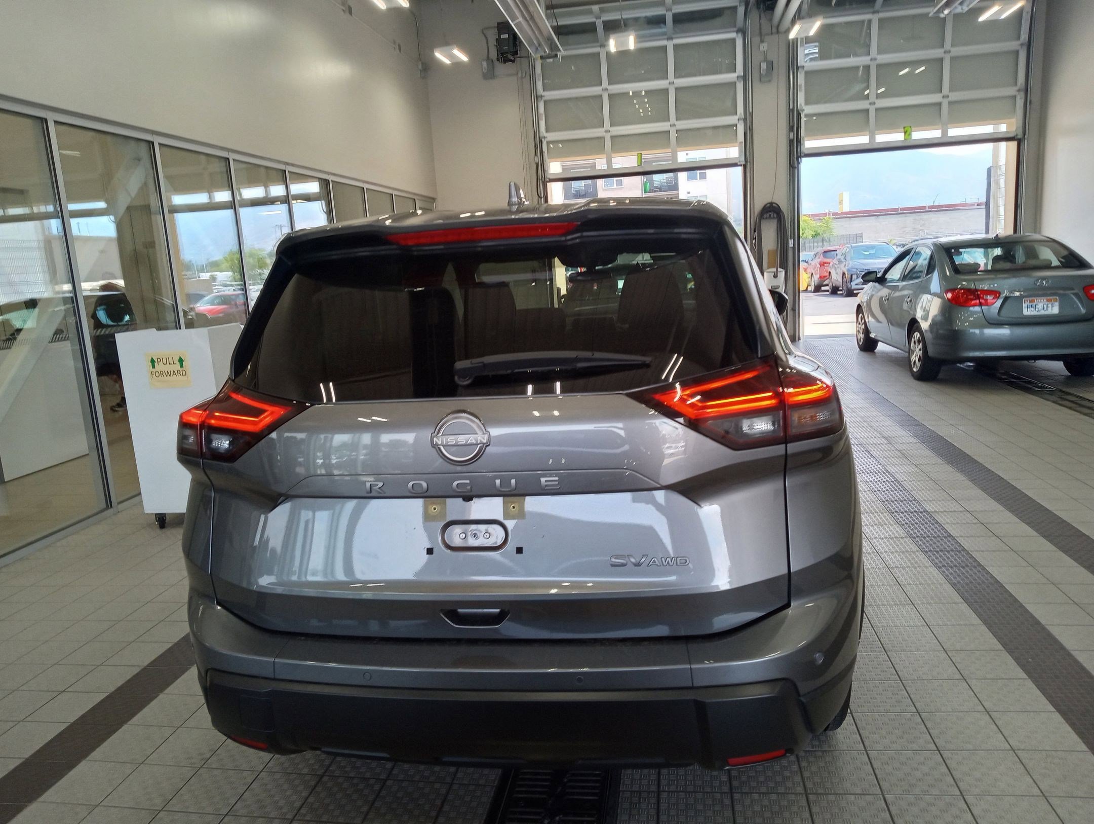 2024 Nissan Rogue SV photo 4