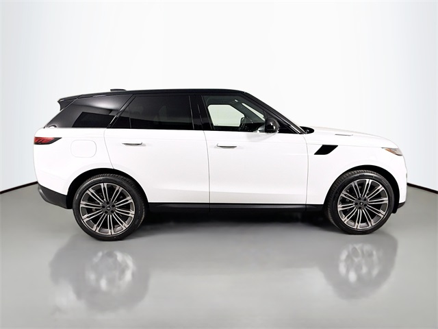 2025 Land Rover Range Rover Sport SE photo 4