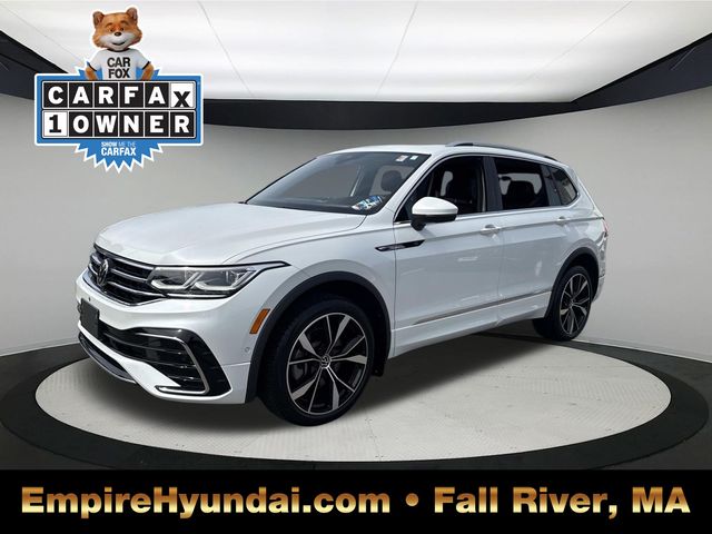 2022 Volkswagen Tiguan SEL R-LINE's photo