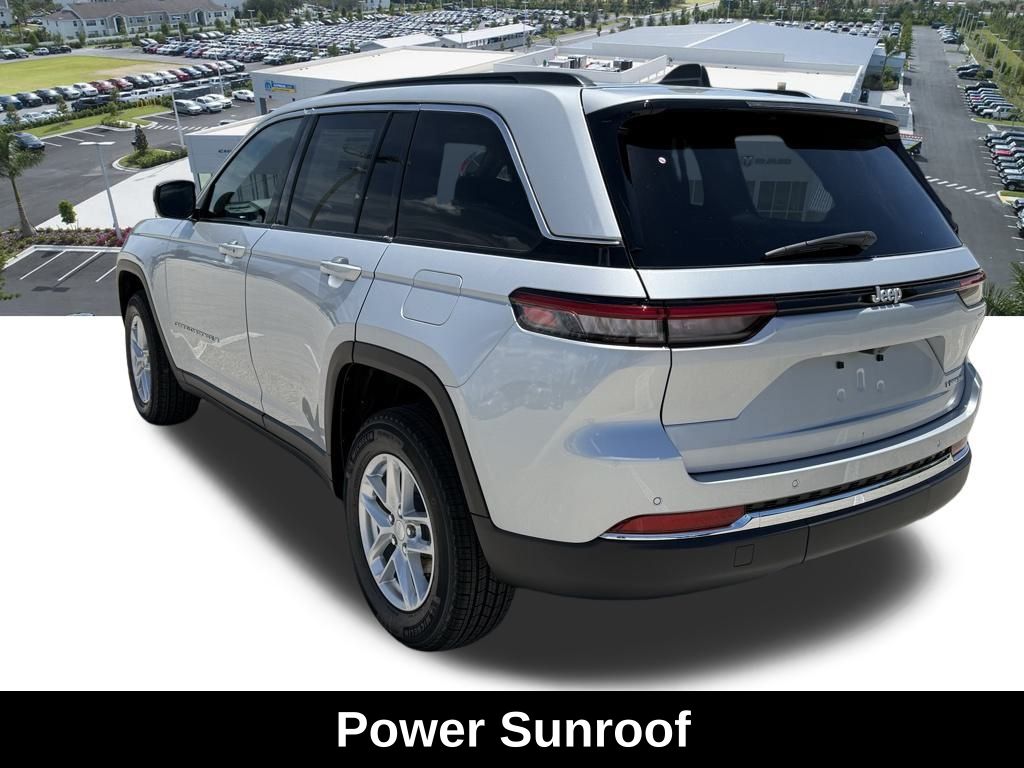 2025 Jeep Grand Cherokee Laredo X photo 4
