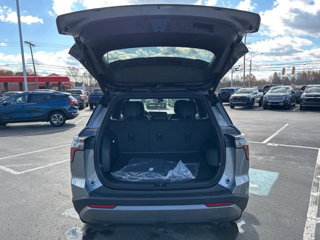 2026 Chevrolet Equinox LT photo 3