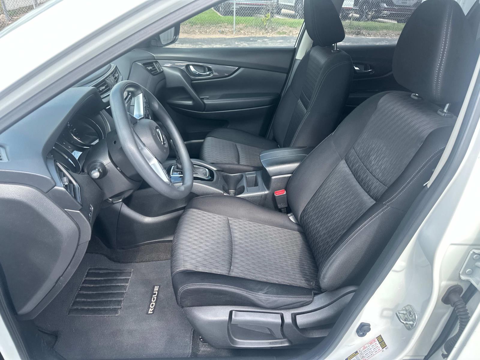 2017 Nissan Rogue S photo 11