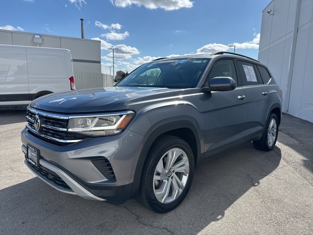 Certified 2022 Volkswagen Atlas SE w/Tech with VIN 1V2HR2CA6NC522709 for sale in Kansas City
