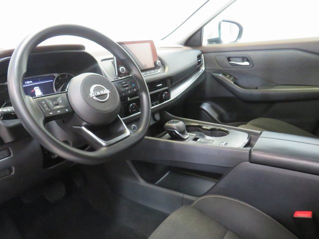 2023 Nissan Rogue SV photo 3