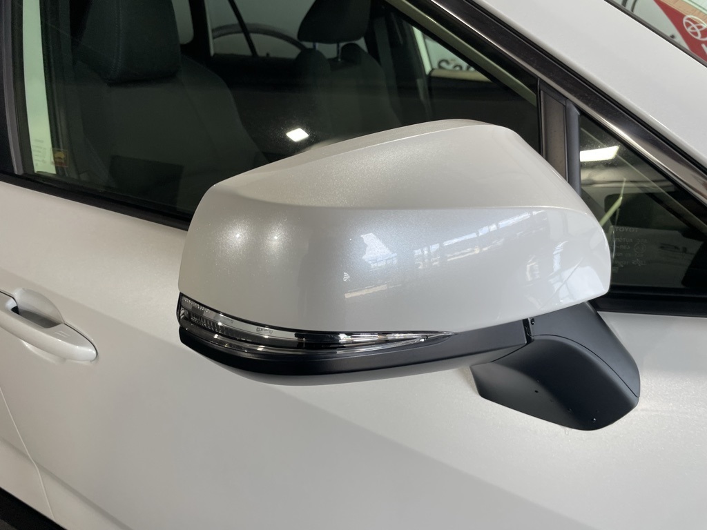 2024 Toyota RAV4 Hybrid SE photo 9