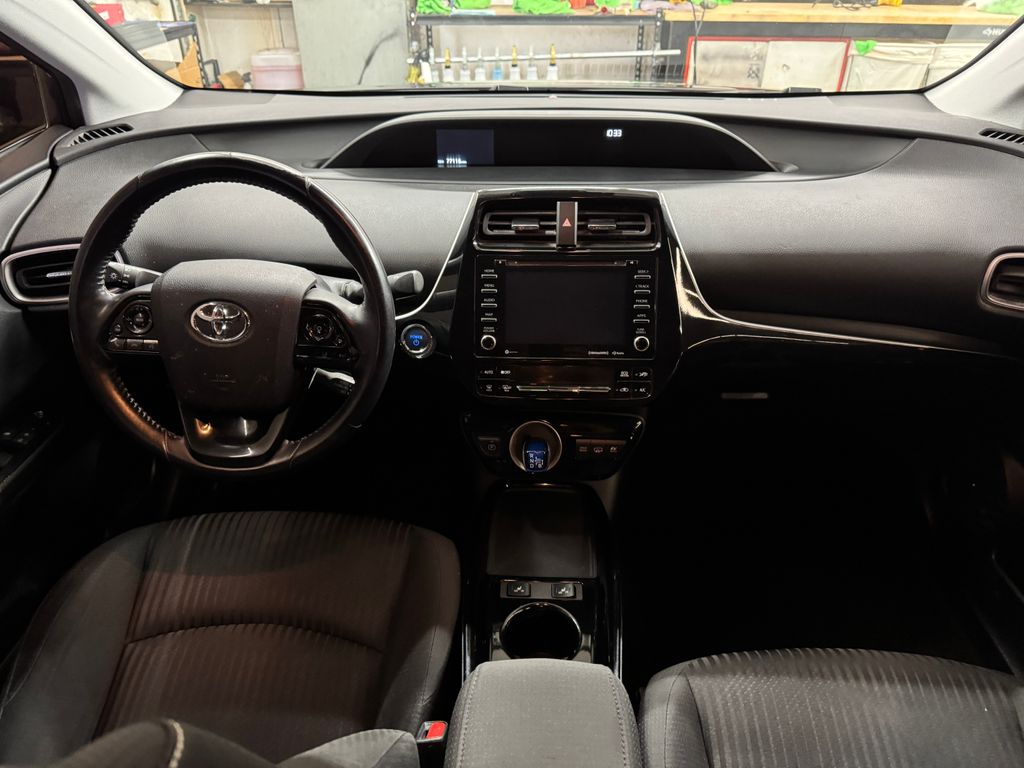 2021 Toyota Prius Prime LE photo 14