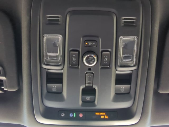 2025 Gmc Yukon AT4 Ultimate photo 2