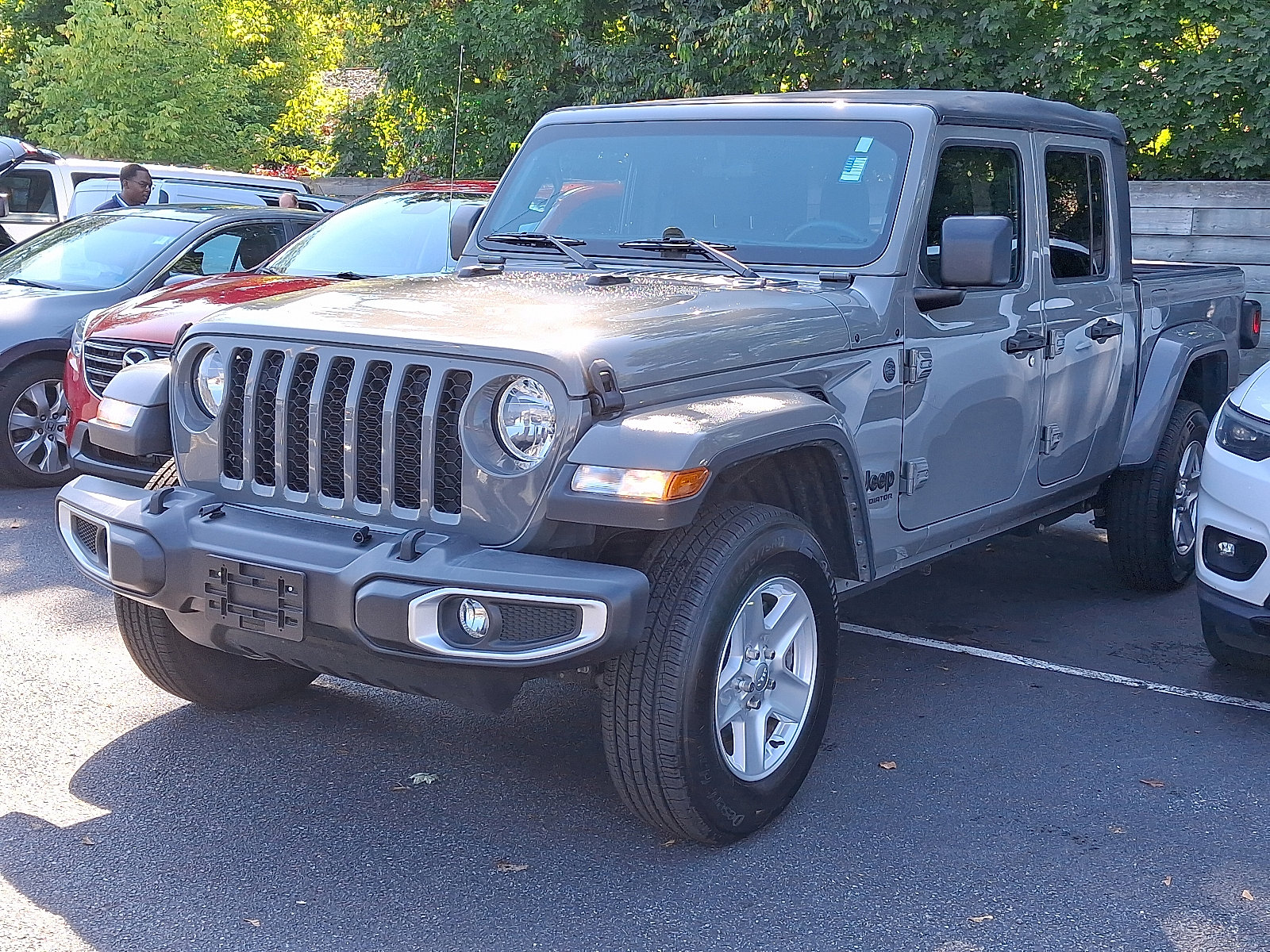 2022 Jeep Gladiator Sport S photo 2