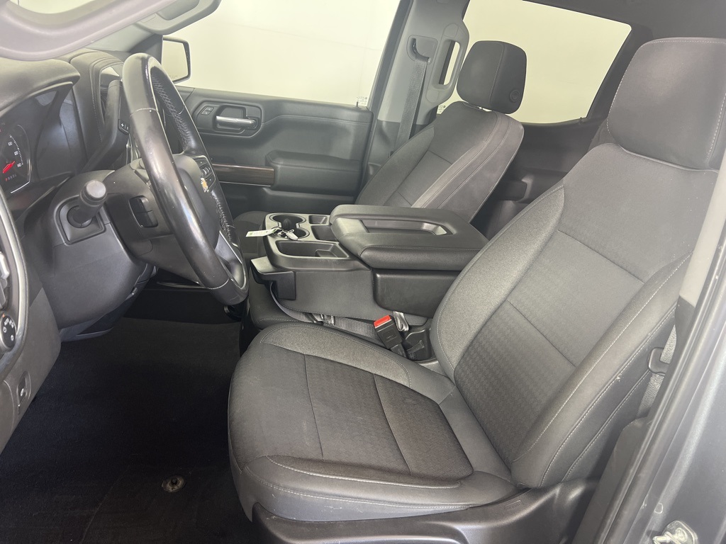 2021 Chevrolet Silverado 1500 LT photo 4