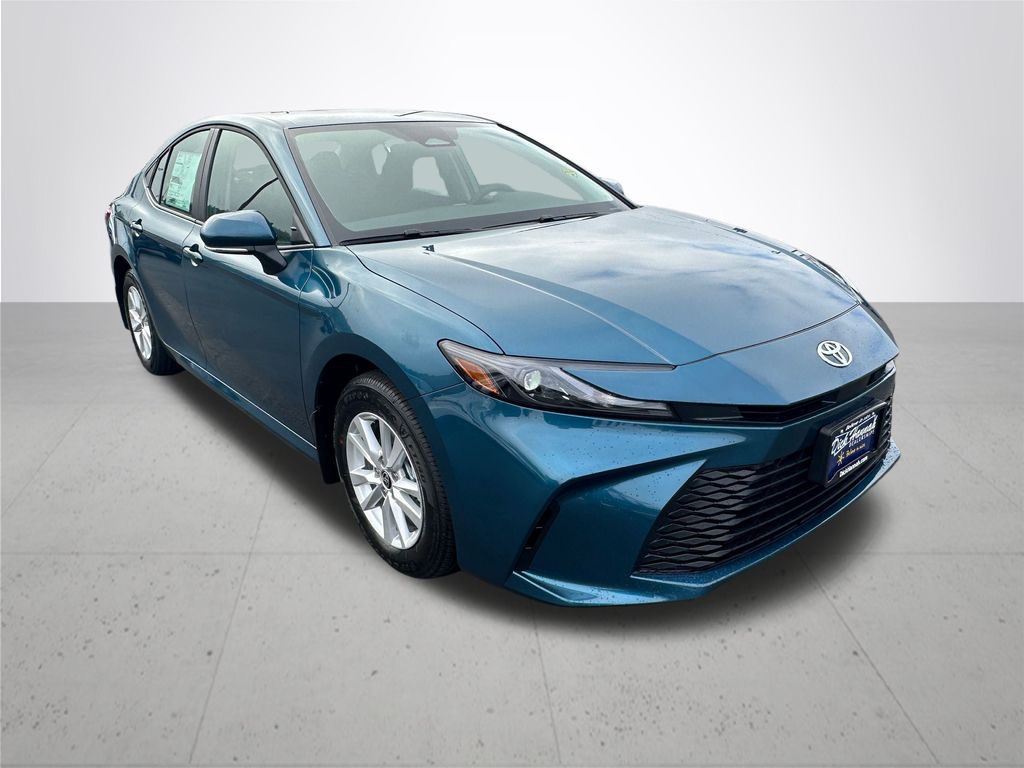 2026 Toyota Camry SE photo 5