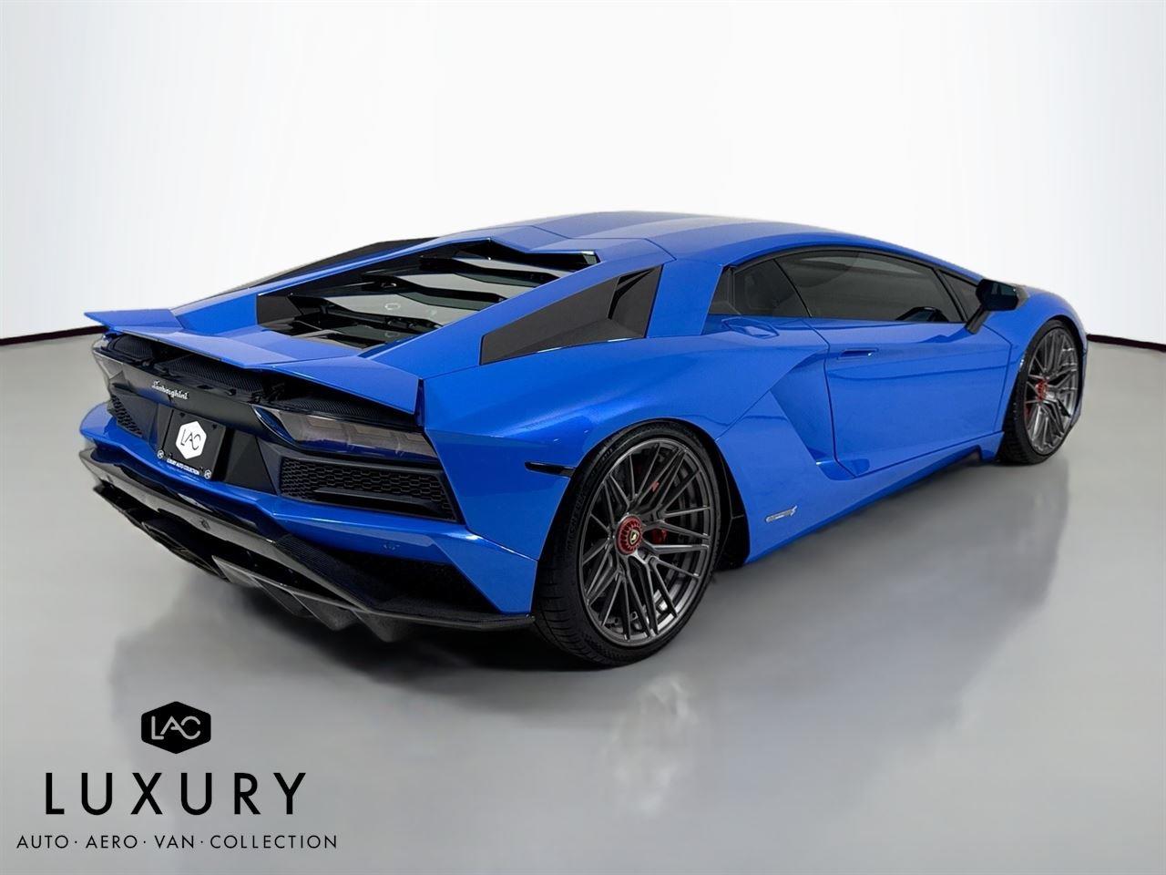 2018 Lamborghini Aventador LP 740-4 S photo 4