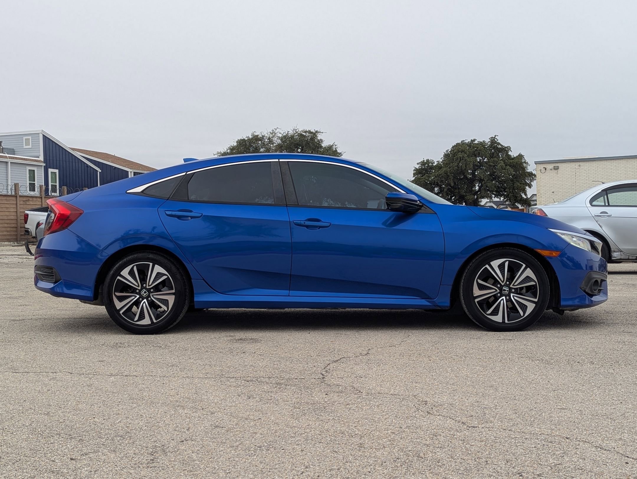 2017 Honda Civic EX-L photo 3