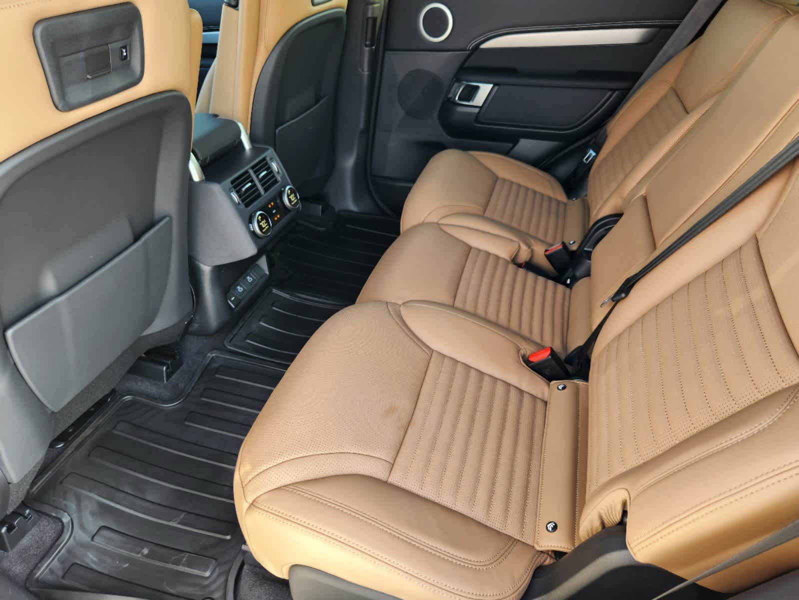 2025 Land Rover Discovery SE photo 25
