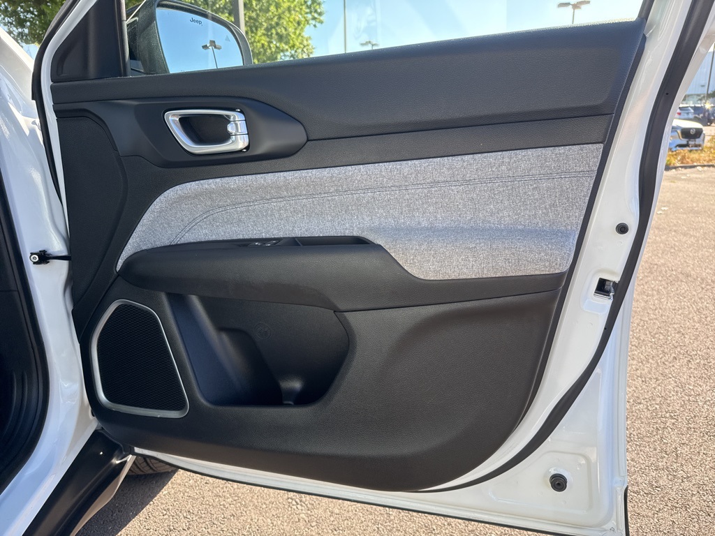 2024 Jeep Compass Latitude photo 29