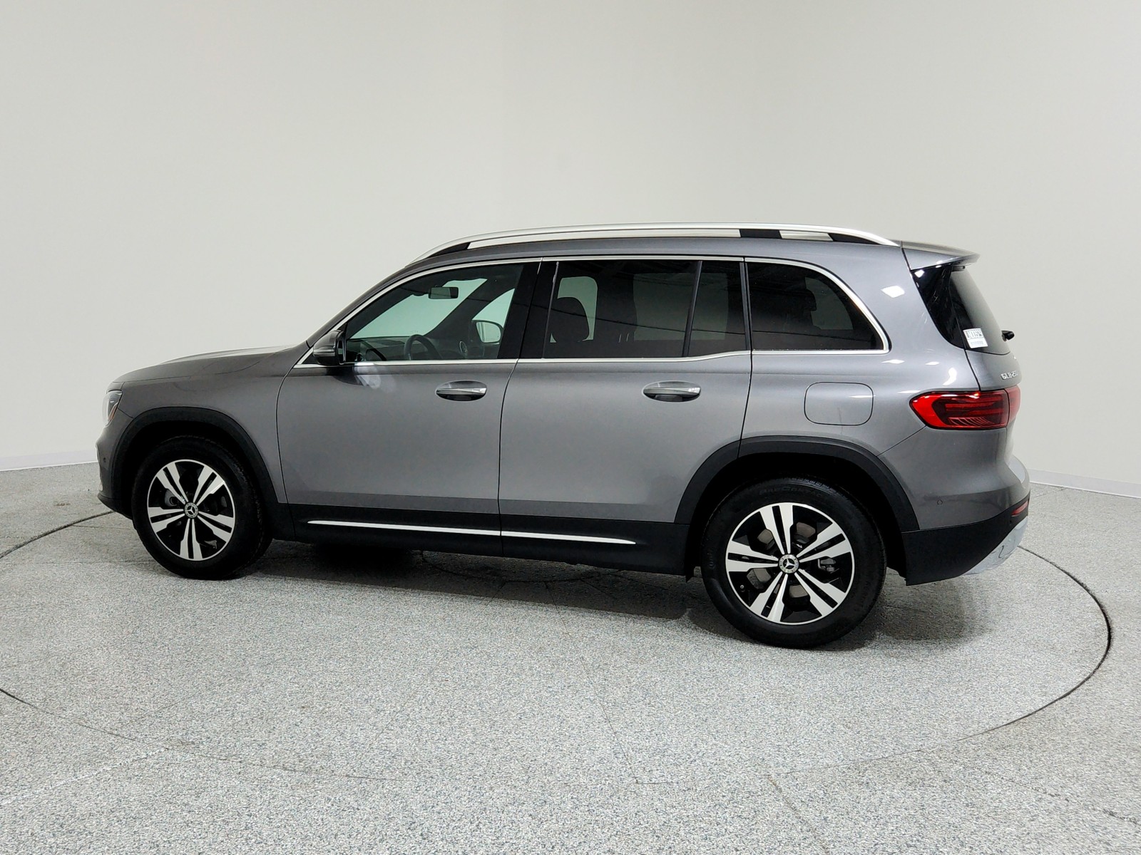 2025 Mercedes Benz GLB 250 photo 10