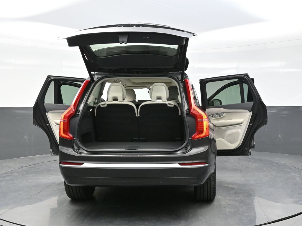 2024 Volvo XC90 T8 Plus photo 38
