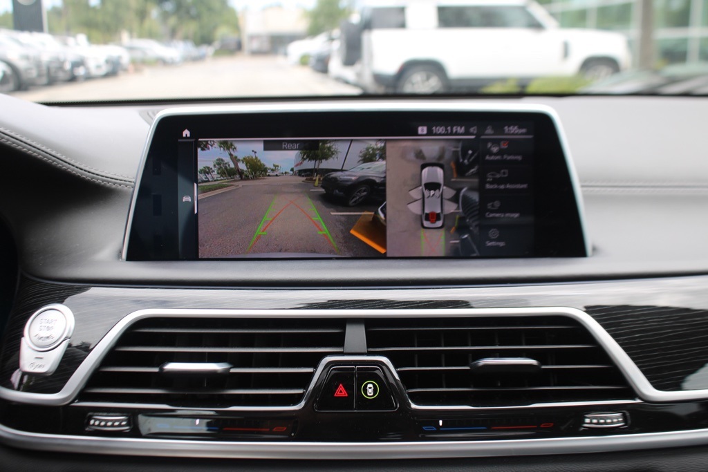 2020 Bmw 750i xDrive Sedan photo 21