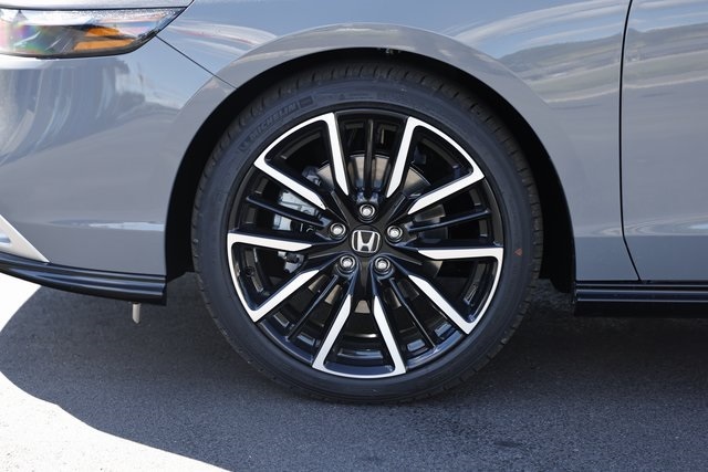 2025 Honda Accord Hybrid Touring photo 4