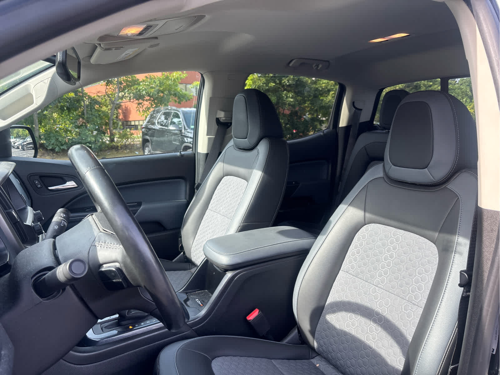 2021 Chevrolet Colorado Z71 photo 9